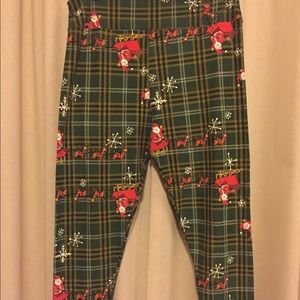 LuLaRoe Santa Leggings TC2